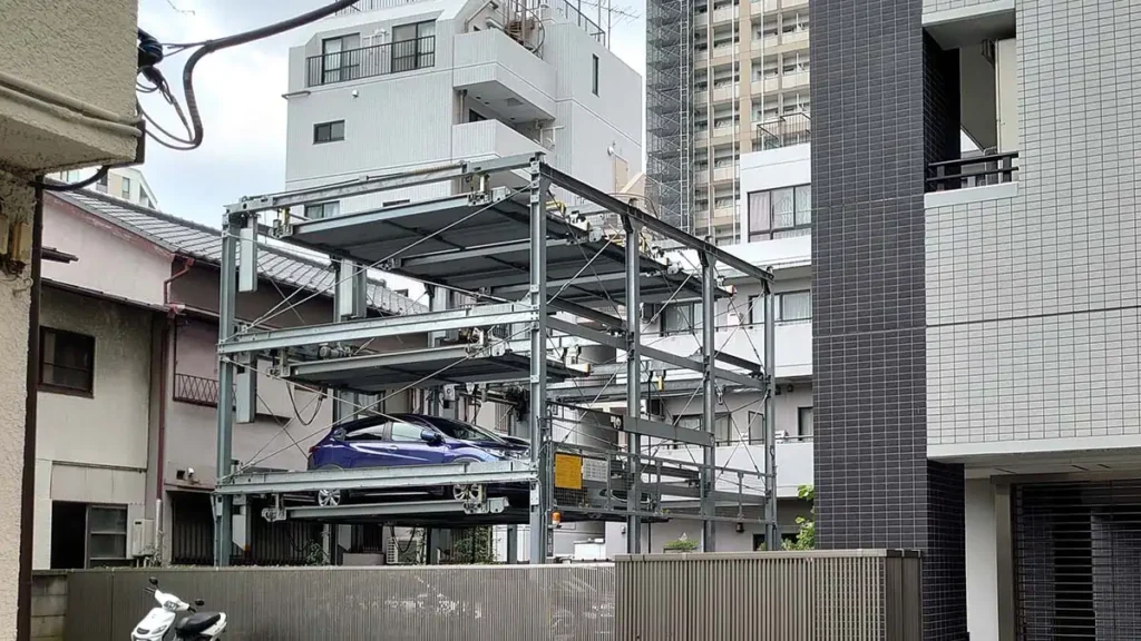 東京都世田谷区の鉄骨造機械式立体駐車場解体工事｜施工前（別角度）